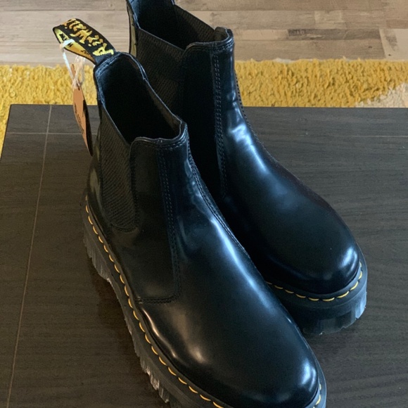 Dr Martens Chelsea Boots - Picture 2 of 6